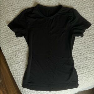 Skims Fits Everybody T-Shirt